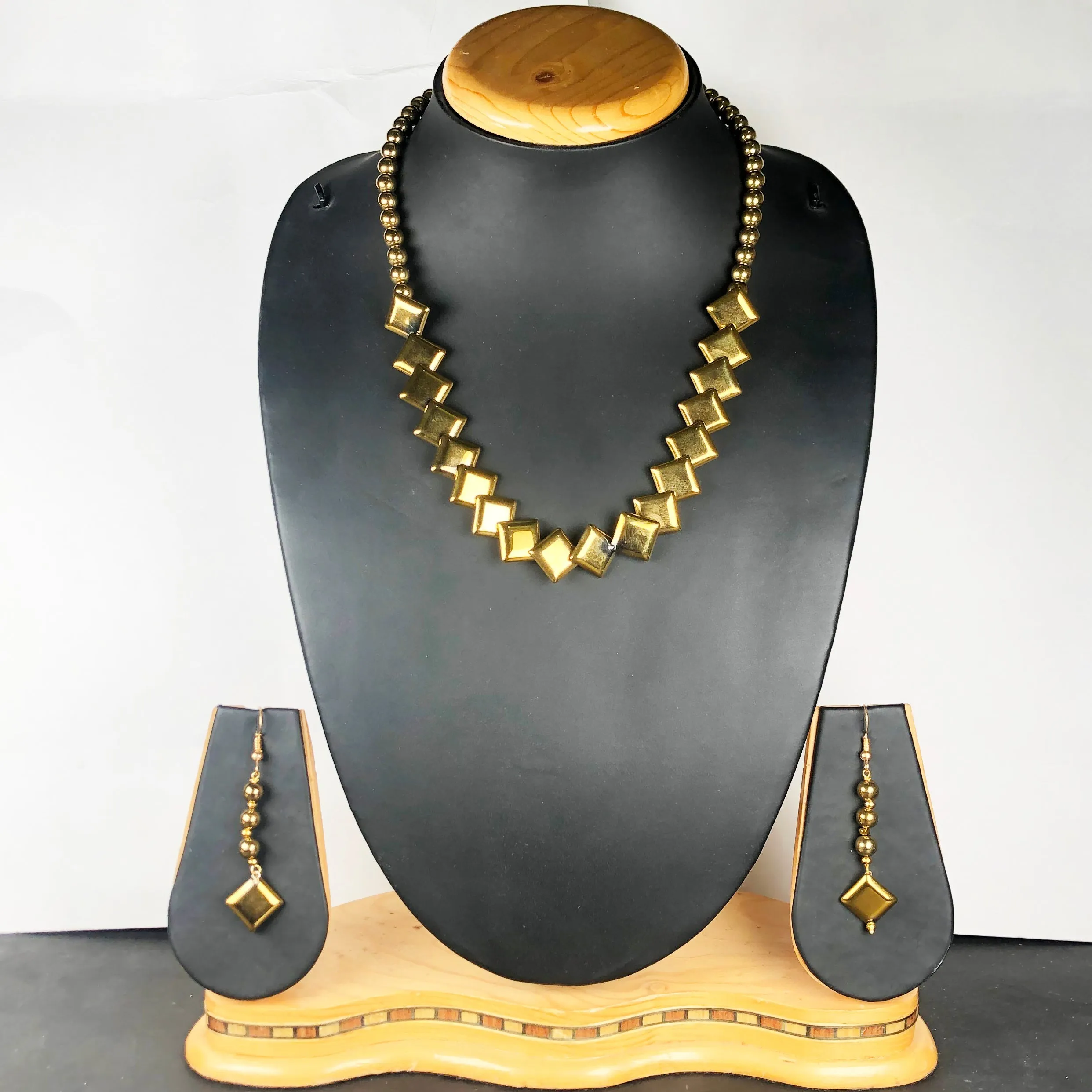Gorgeous Golden Hematite Necklace/Earrings