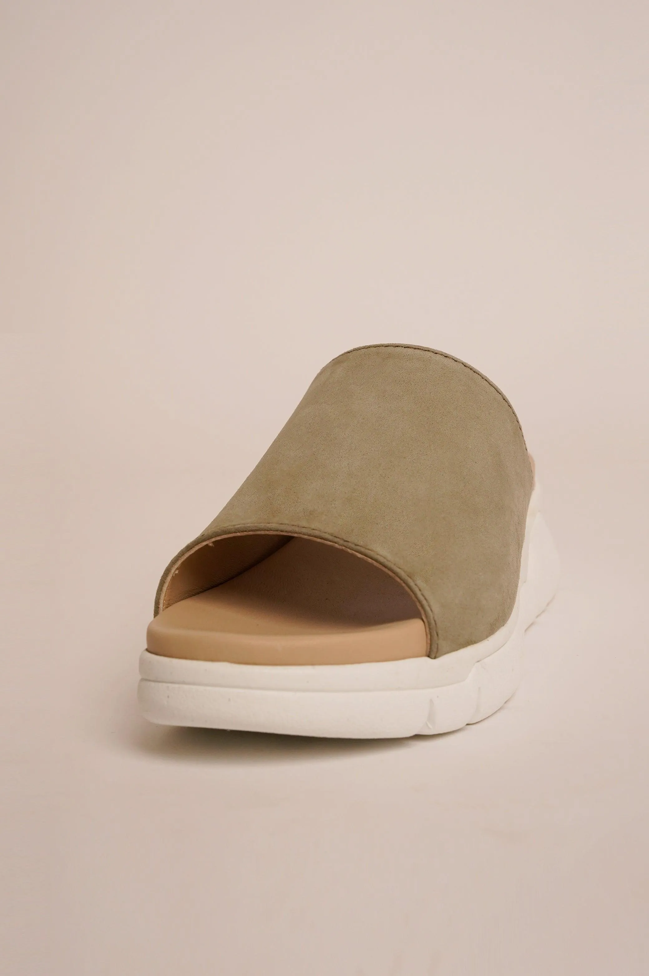 HORIZON SUEDE SLIDES