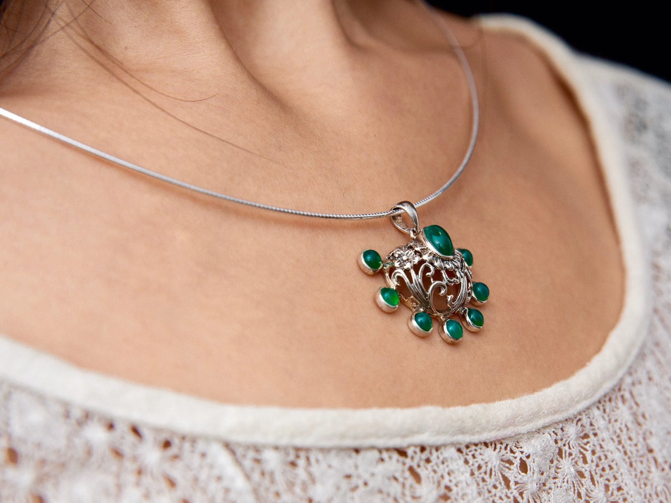 Sterling Silver Fan-shaped Elegant Pendant Necklace, Green Agate Pendant, Green Gemstone Jewelry, Gift for Her
