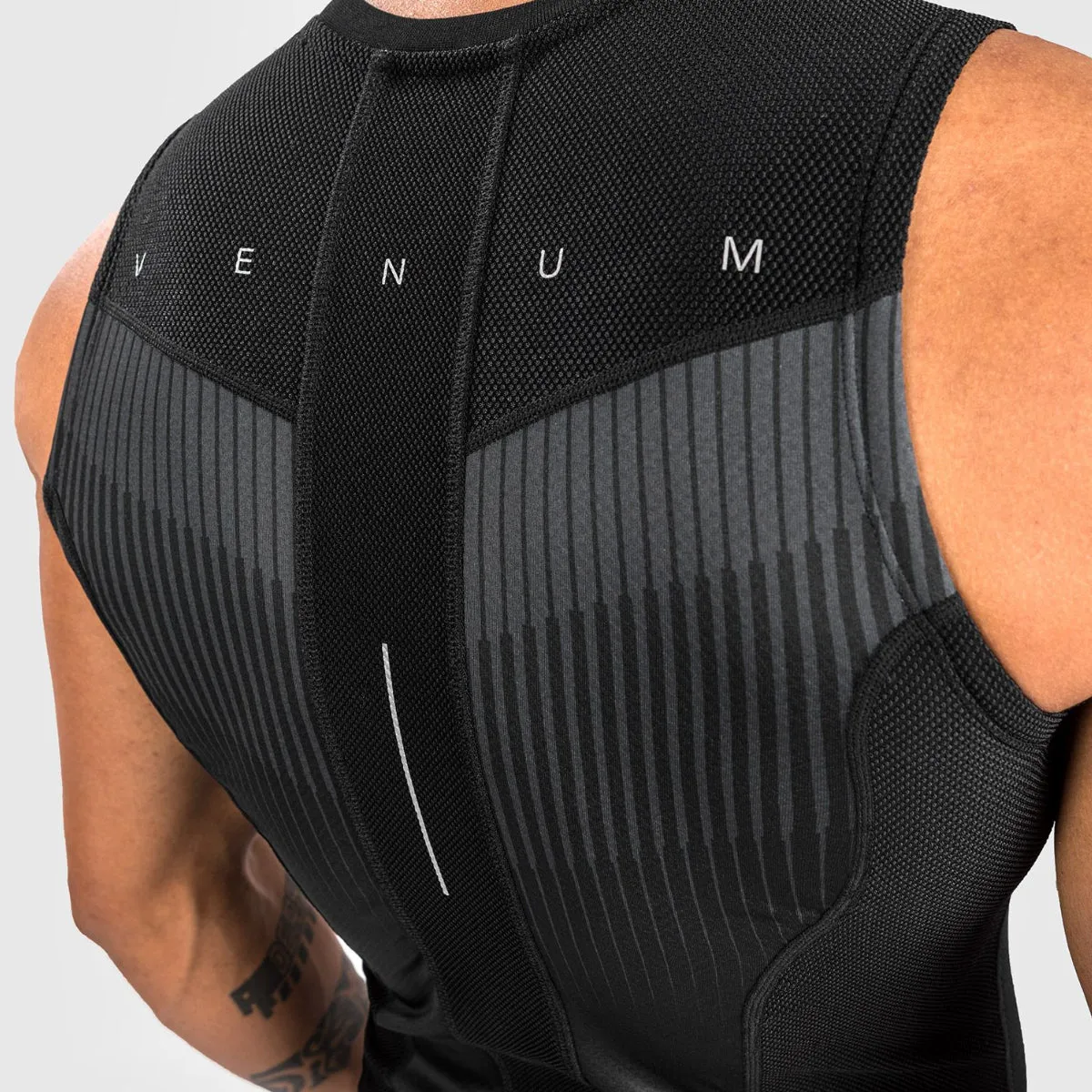 Venum Rashguard Sleeveless Biomecha Black